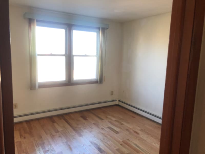 Building Photo - 2048 E Main St