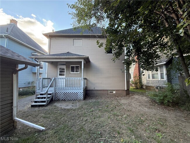 Building Photo - 204 Broad Ave NW