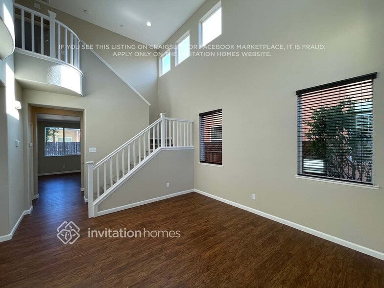 Building Photo - 1878 Hardy Dr