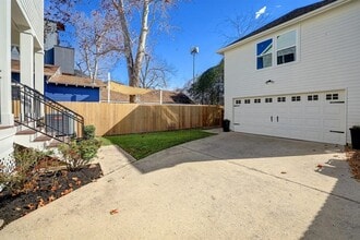 Building Photo - 1332 W 21st St