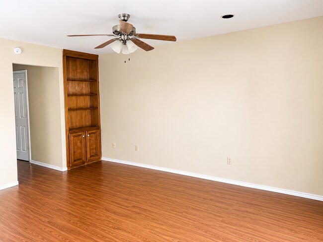 Building Photo - 1296 Speight Ave
