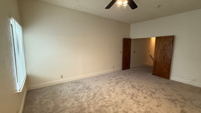 Building Photo - Must See! Beautiful 2-Bedroom Condo in the Heart of Fresno