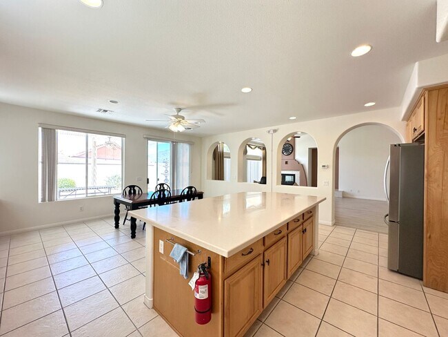 Building Photo - Tule Spgs Ranch North