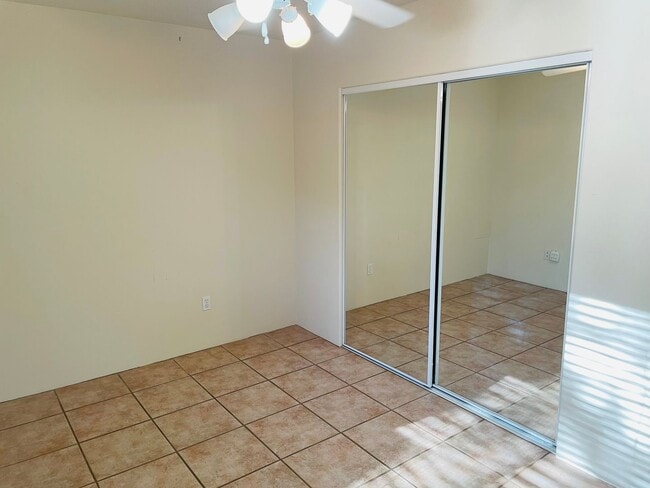 Building Photo - Village Of Oak Creek