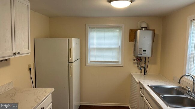 Building Photo - 17528 Ward Ave