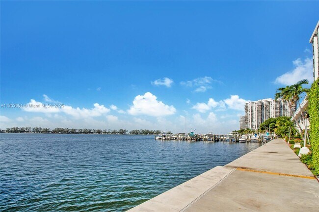 Primary Photo - 1925 Brickell Ave