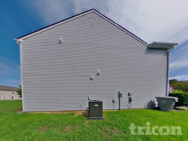Building Photo - 12724 Frank Wiley Ln