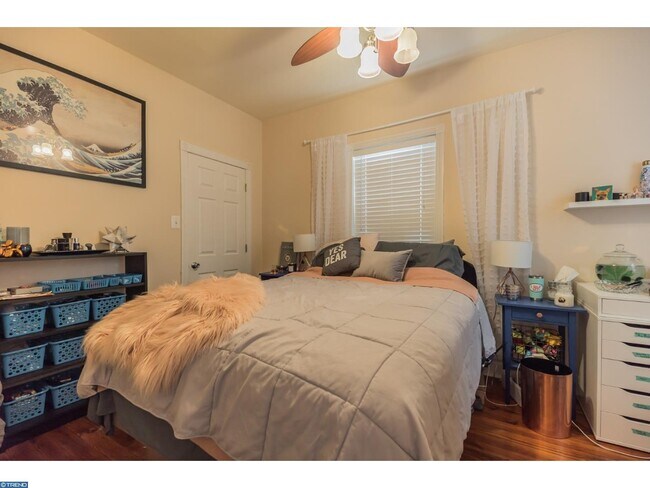 Building Photo - 385 Conarroe St