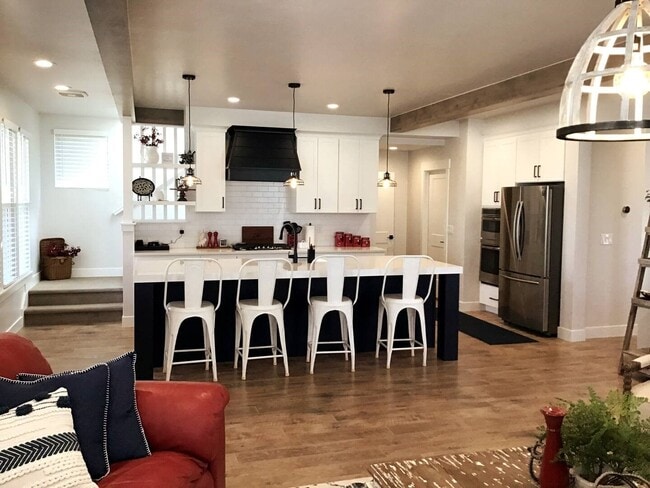 Building Photo - Daybreak Island Furnished Home