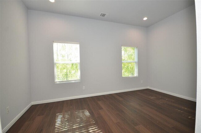 Building Photo - 18825 Luminescent Ln