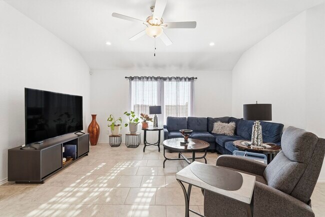 Building Photo - 1046 Appaloosa Ln