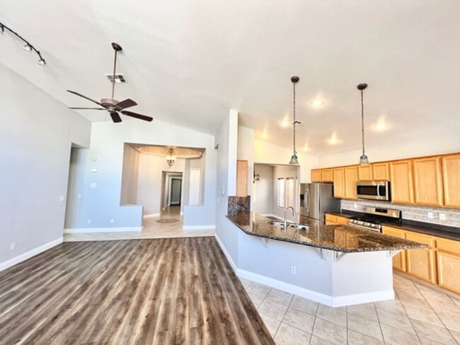 Building Photo - Beautiful 1 Story house located in the Northwest