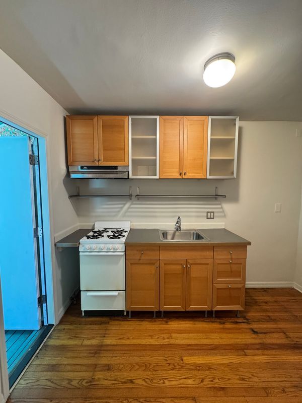 Building Photo - 901 N Formosa Ave