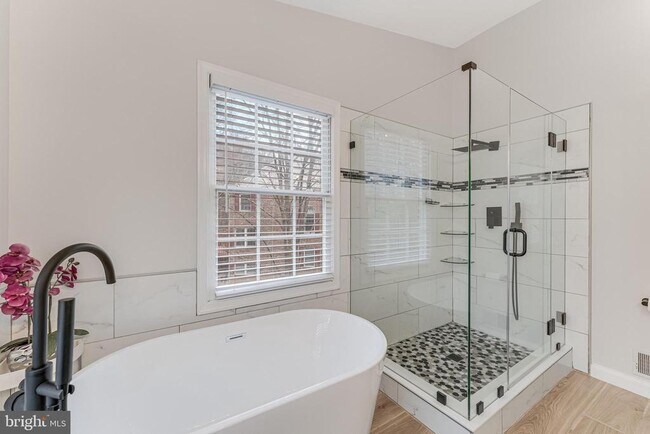 Building Photo - 12165 Abbey Glen Ct