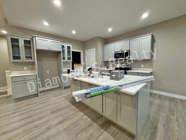 Building Photo - Brand New Build in Desirable Ozark Neighbo...