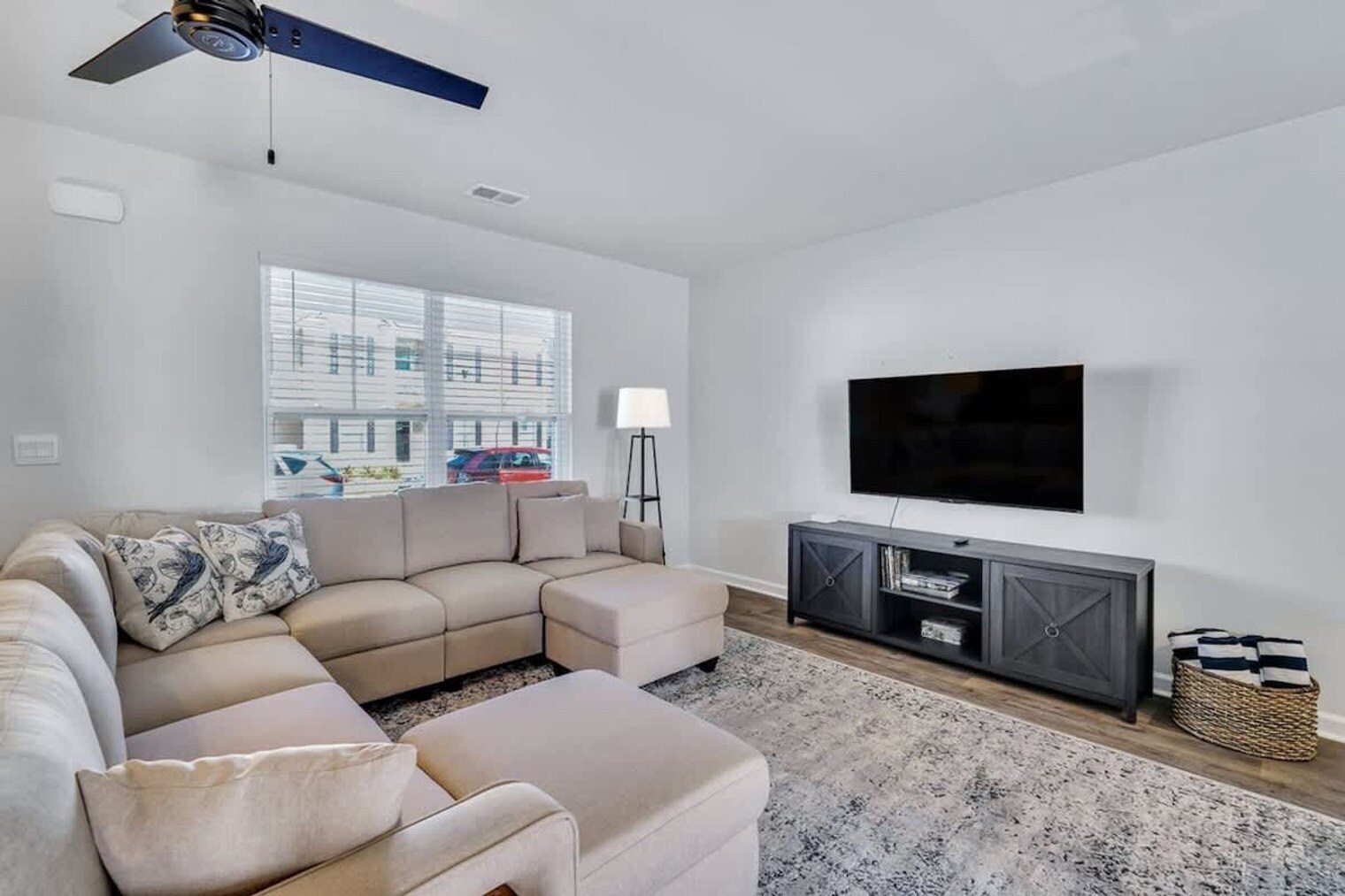 Building Photo - 321 Dogwood Cir