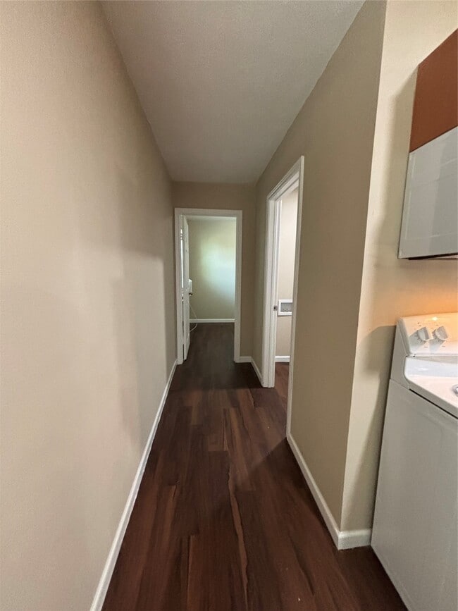 Building Photo - 17109 River Rd