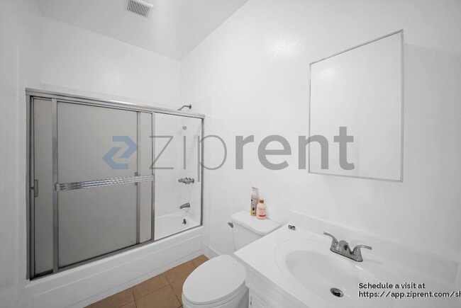 Building Photo - 1513 W 12th Pl