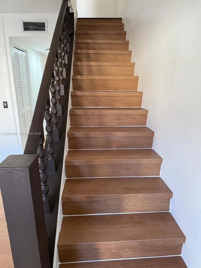 Building Photo - 4163 SW 66th Terrace