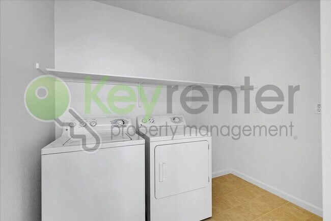 Building Photo - 10923 Oakham Dr