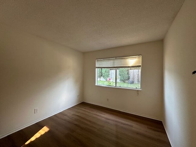 Building Photo - Remodeled Thousand Oaks Home