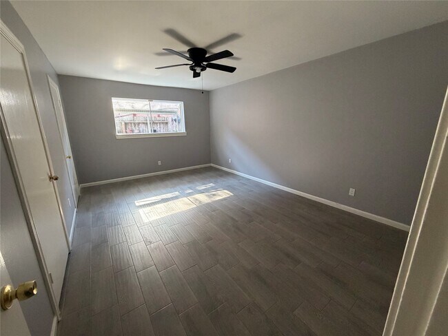 Building Photo - 5212 Arboles Dr