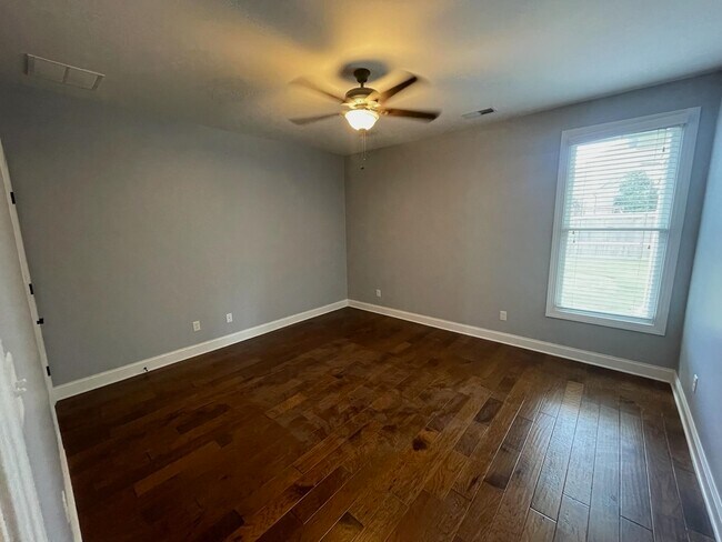 Building Photo - 556 Althea Ln