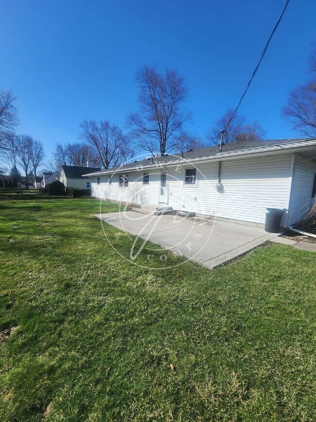 Building Photo - Sylvania Schools! Charming 3-Bedroom Ranch with Attached Garage & First-Floor Laundry