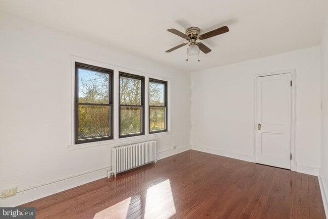 Building Photo - 20 Easton Rd