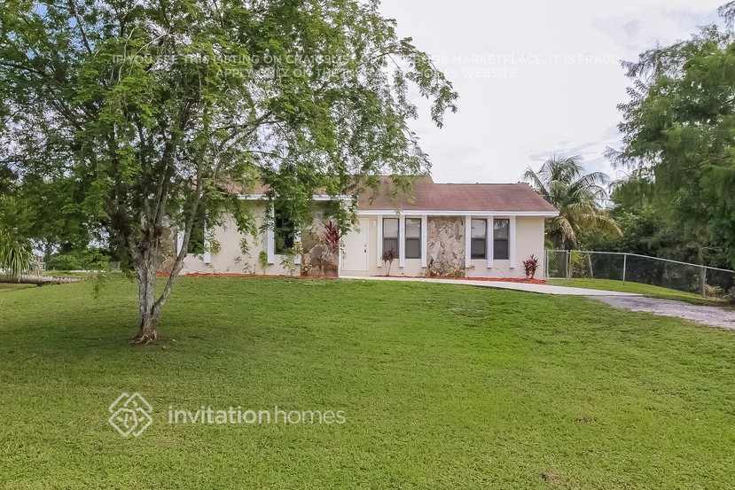 Building Photo - 16888 E Aquaduct Dr