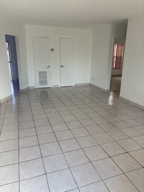 Building Photo - 3851 SW 119th Ave