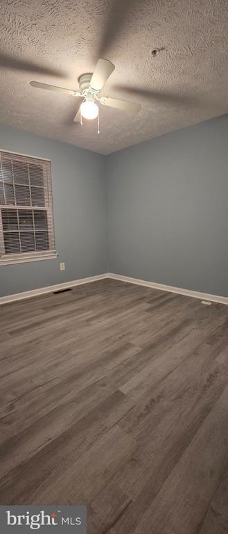 Building Photo - 323 Lindera Ct