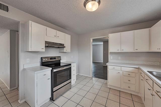 Building Photo - 1803 Ridgebrook Dr