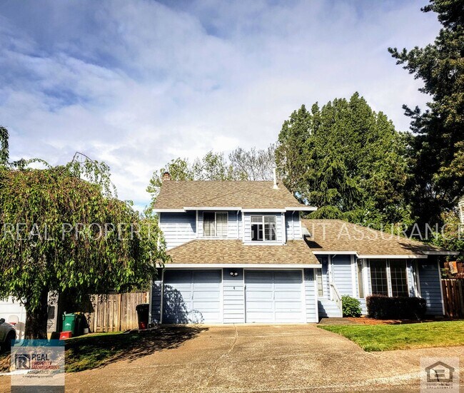 Building Photo - Charming 3 Bedroom Home With A 2 Car Garage!!