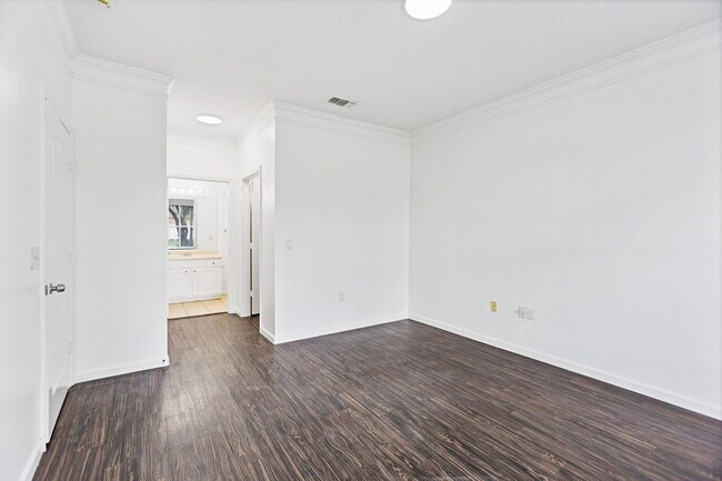 Building Photo - 17906 Villa Creek Dr