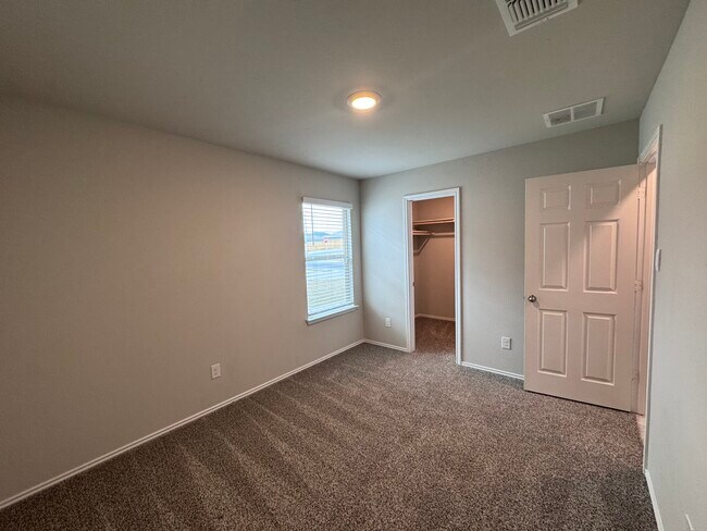 Building Photo - 1104 Prairie Clover Rd