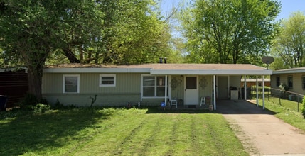 Building Photo - Cozy 3 Bedroom 1 Bath Home