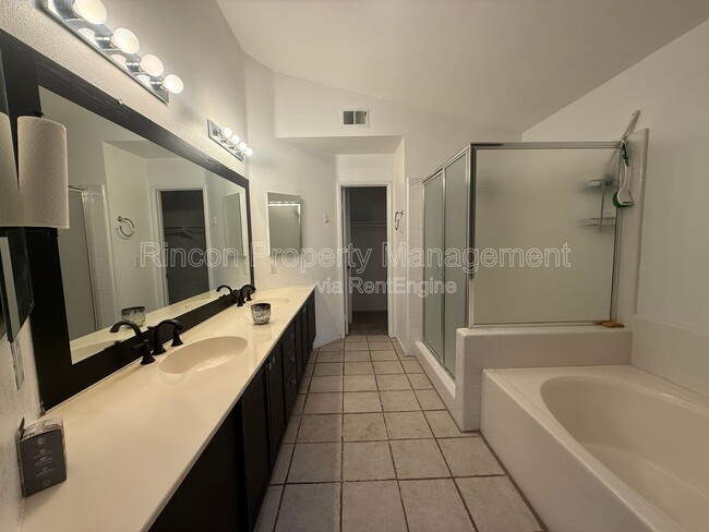 Building Photo - 1220 Nautical Way