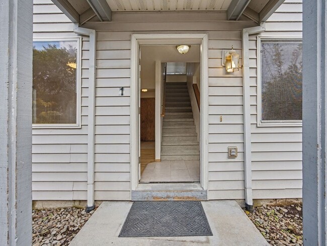 Building Photo - NAVAB02