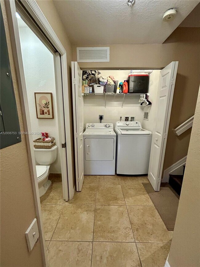 Building Photo - 10870 NW 88th Terrace