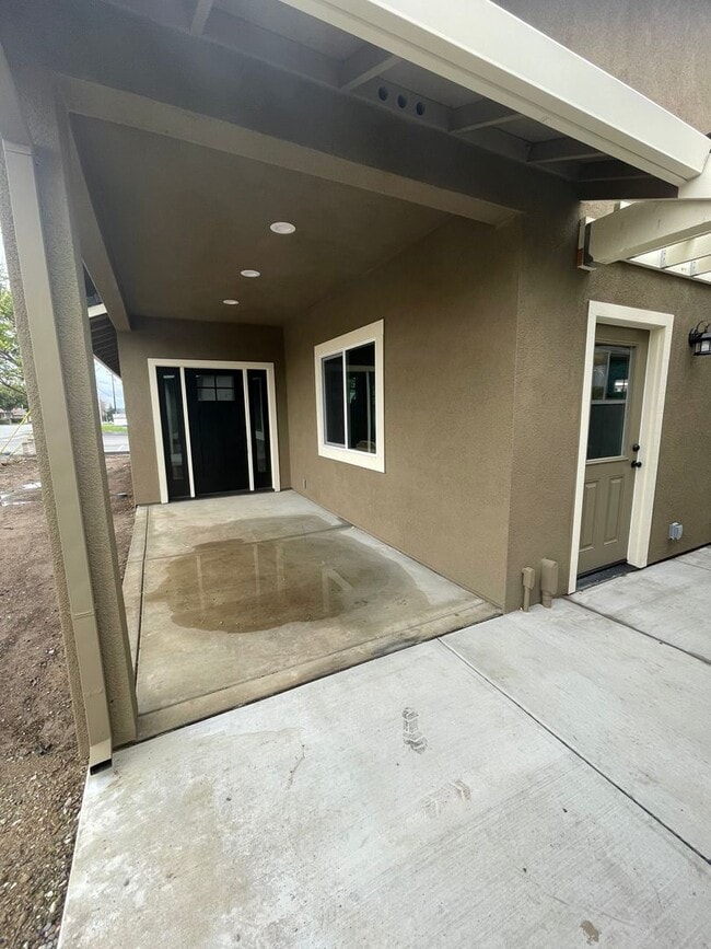 Building Photo - 2 Bedroom, 2 Bathroom ADU