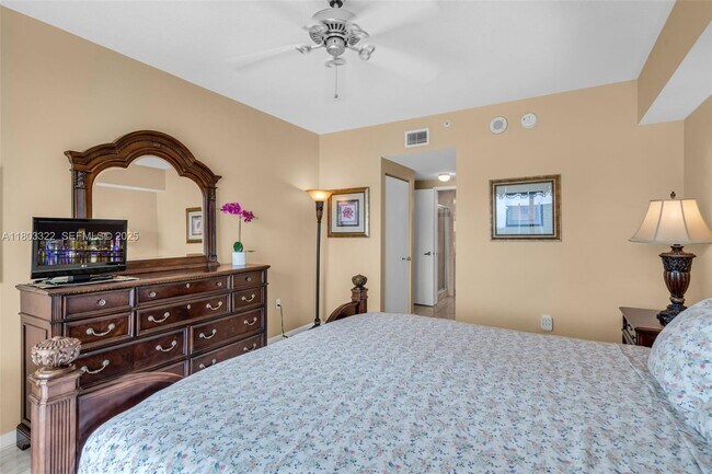 Building Photo - 18100 N Bay Rd