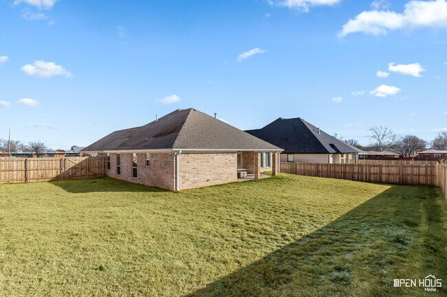 Building Photo - 5211 McSally Dr