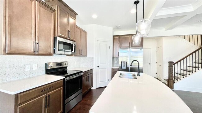 Building Photo - 5370 Brooklands Dr