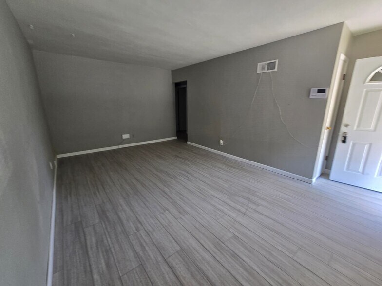 Building Photo - 853 Hornsby Ave