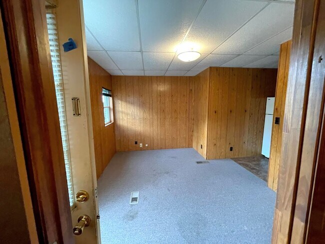 Building Photo - 1 Bedroom Apt Downtown Marion NC