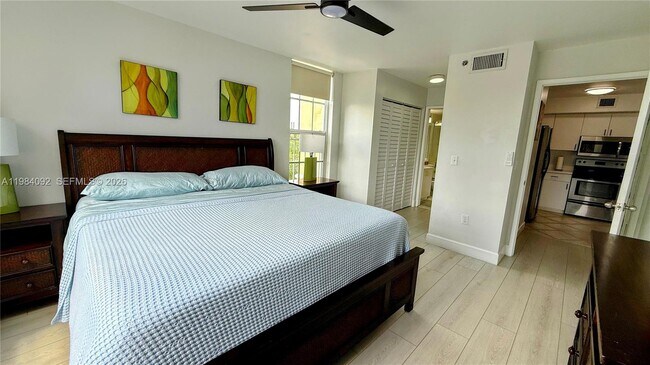 Building Photo - 19701 E Country Club Dr