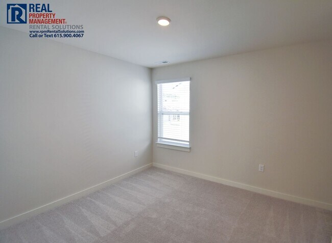 Building Photo - Gorgeous and modern 5 bd 3 ba home in Smyrna! Neighborhood pool and playground!