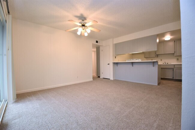 Building Photo - 3846-3846 Westporter Dr
