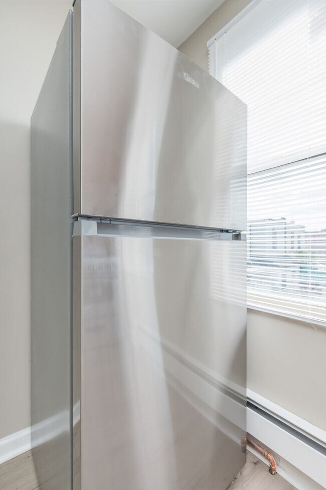 Building Photo - 3400 Reach St